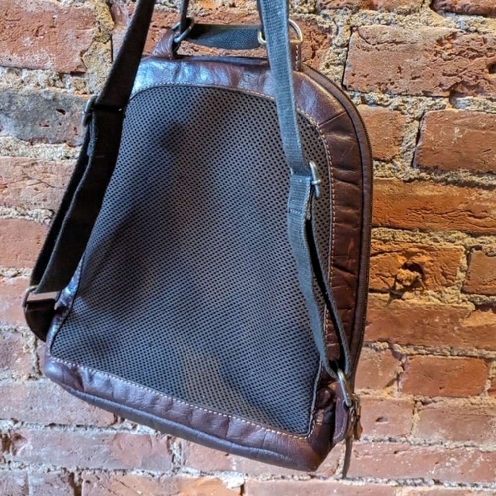 Jack Georges Convertible Voyager Backpack/Crossbody Dark Brown Leather Bag - Picture 2 of 7